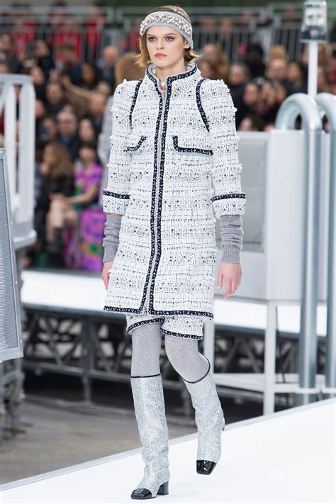 chanel winter 2017 vogue|Chanel fall 2017 collection.